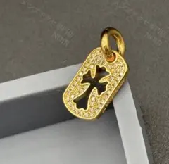 22K ドッグタグ カットアウトクロス パヴェ CZ チャーム ゴールド