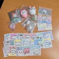 ちいかわ　グッズ　ガチャガチャ　バッジ　アクスタ