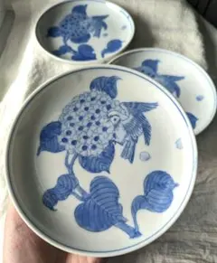骨董　染付　紫陽花に鳥　　中皿　３客　antiquesのサムネイル