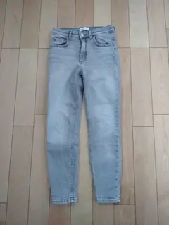 ZARA スキニーデニムパンツ ライトグレー ストレッチあり
