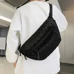 大きい！　大容量　クロスボディバッグ　ブラック♪