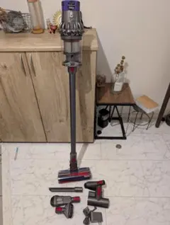 大人気モデルDyson V10 SV12 2600mAh　 動作良好　美品のサムネイル