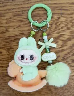ラブブ らぶぶ Labubu キーホルダー 大人気　ストラップ　緑ラスト