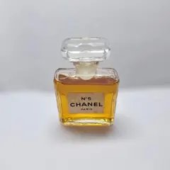 ぶち様専用 シャネル No.5 ブローチ ヴィンテージ バッジ 香水 - メルカリ