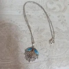 銀線細工 花と蝶々？ ネックレス
