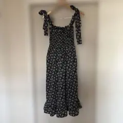 黒系花柄キャミワンピース 肩紐デザイン 未着用品