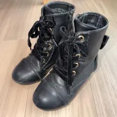 anyFAN黒い編み上げブーツ リボン付き19cm