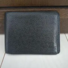 ルイヴィトン タイガ ポルト ビエ6 カルトクレディ 二つ折り財布 札入れ 黒