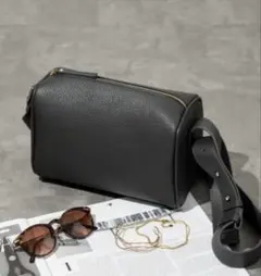 【Rename】フェイクレザー ベルト ボックス トート ショルダーバッグのサムネイル