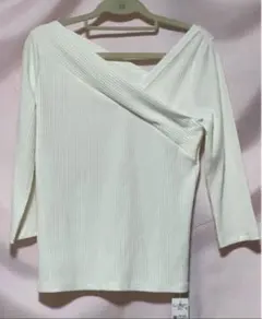 【期間限定】INGNI 白 無地 春 秋 リブ トップス 未使用