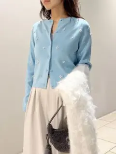 マルチフラワービジューカーディガン　ライトブルー