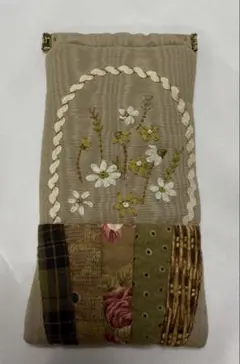 パッチワーク　メガネケース ペンケース　バネ口　リボン刺繍