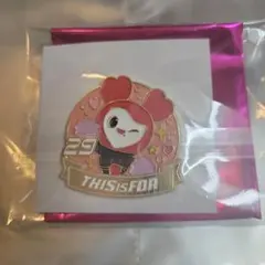 TWICE Lovelys ランダムピンバッジ　チェヨン