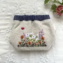 【505】ハンドメイド　刺繍バネ口ポーチのサムネイル