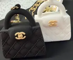 CHANEL ミニハンドバッグ型キーホルダー 2色セット