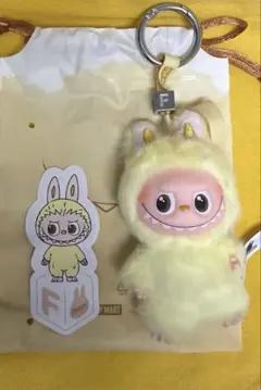 POP MART イニシャルラブブ　Fイエロー (ステッカー付き)