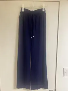 週末限定お値下げ　ZARA ネイビー リネンパンツ XS