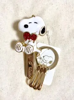 スヌーピー　キーホルダー　バッグキークリップ　キーチャーム　ハート　新品未使用