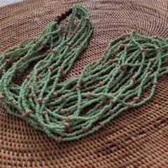 エスニック♪緑色ビーズと木の多層ネックレス