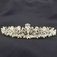 ウェディングティアラ　ブライダル