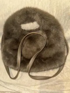 H &M ブラウンファーショルダーバッグ