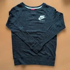 Nike 薄手グレー スウェットシャツ 長袖