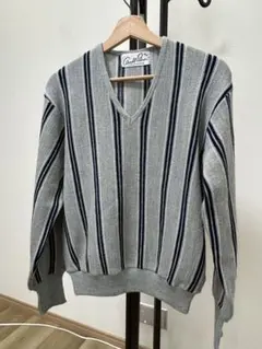 Arnold Palmerグレーとネイビーのストライプ Vネックニット