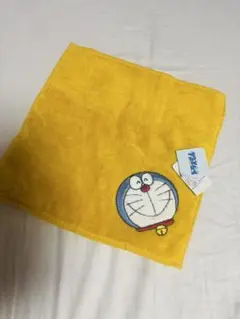 新品タグ付き！ドラえもん 刺繍タオルハンカチ　黄色