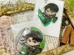 進撃の巨人 ［美品］ アクキー&缶バッジ リヴァイ セット
