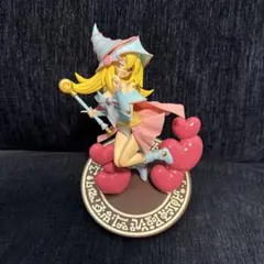 遊戯王　ブラックマジシャンガール　フィギュア