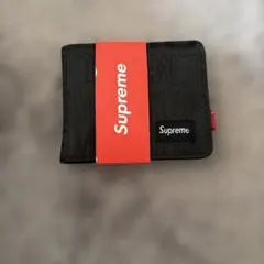 ☆Supreme☆ ブラック 二つ折り財布のサムネイル