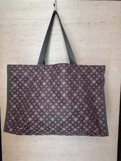 Item thumbnail for item 2ac0fef4-c3f1-4a82-9bb5-86f07b4a28a3