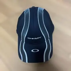 OAKLEY 人気モデルキャップ　ビリーアイリッシュ着用のサムネイル