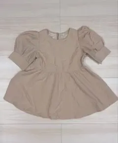 ベージュ パフスリーブブラウスのサムネイル