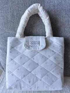 キルティングホワイトバッグ