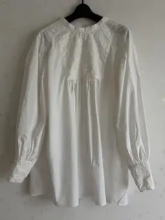 Kastane ボリュームスリーブ刺繍チュニックブラウス ホワイト