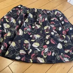 ジルスチュアート　フレアミニスカート　黒ブラック花柄S