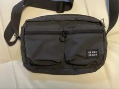 BEAMS DESIGN ブラックショルダーバッグ