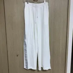 白ワイドパンツ