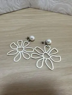 花型パールピアス