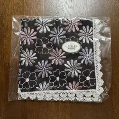 TOCCA 花柄刺繍 ハンカチ 黒のサムネイル