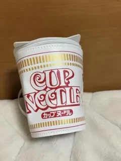 日清カップヌードル 50周年記念　猫デザイン　BIGポーチのサムネイル