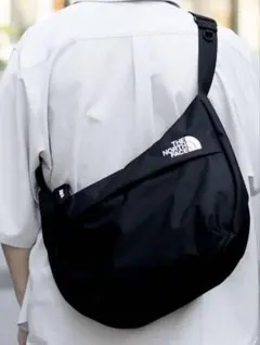 ノースフェイス NUPTSE CROSS クロス　ショルダーバック　韓国限定のサムネイル