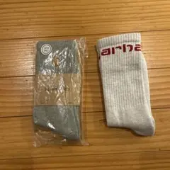 グレーとホワイトのソックス 二足入り