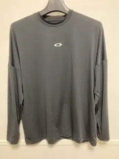 新品 Oakley ロングスリーブTシャツ XL