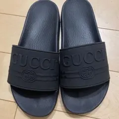 GUCCI ブラックラバーサンダル