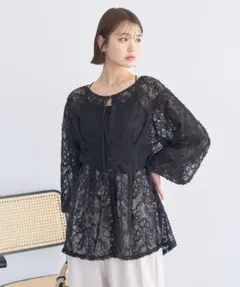 レースフラワーブラウス