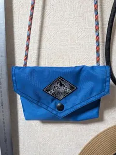 CAGA EQUIPMENT 青 サコッシュ