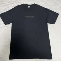 UNDERRATEDロゴプリント黒Tシャツ