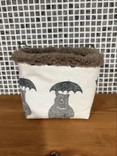フクロモモンガのポーチ（傘くまさん）